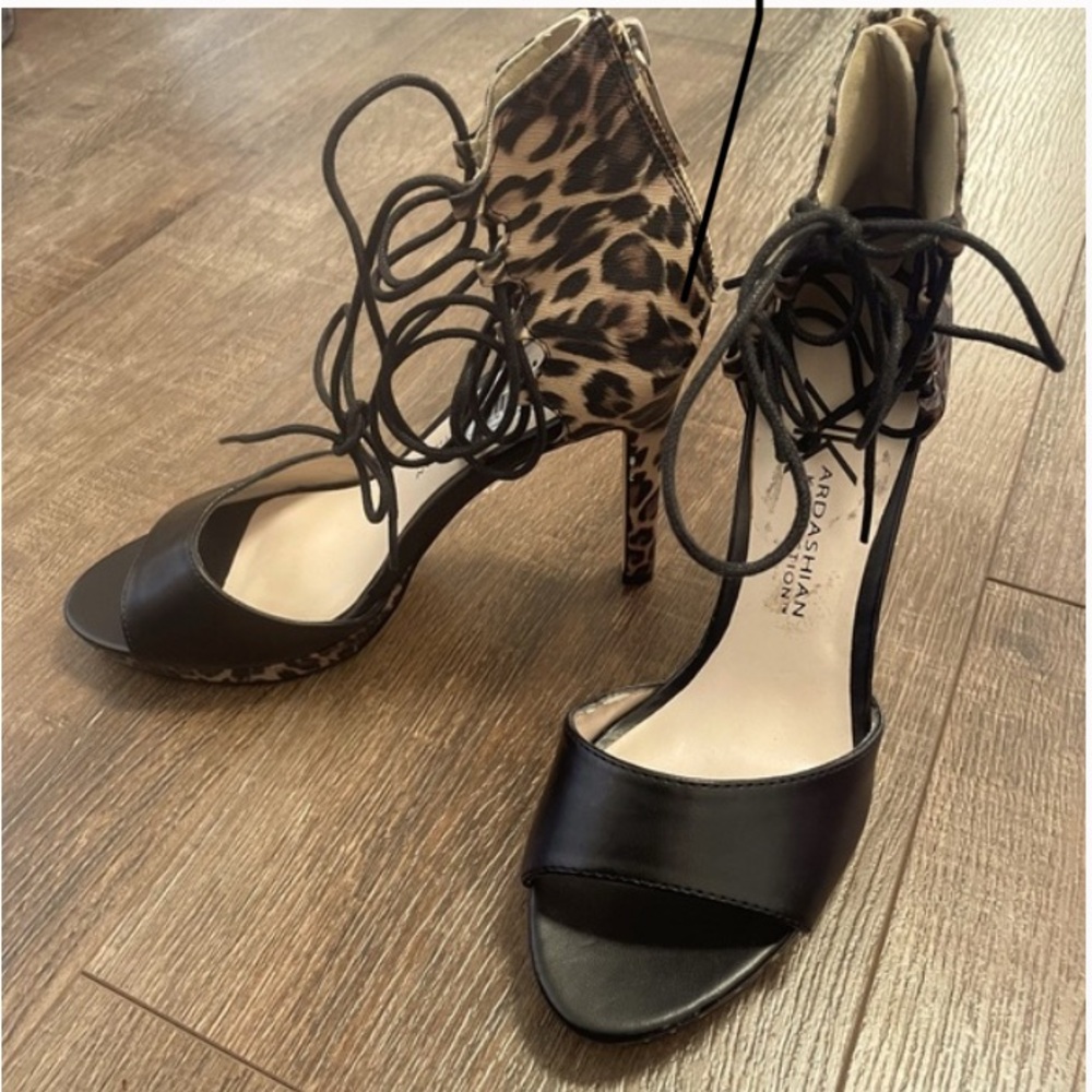 Kardashian Kollection Black and Brown Heels with Lace-Up Detail size 9